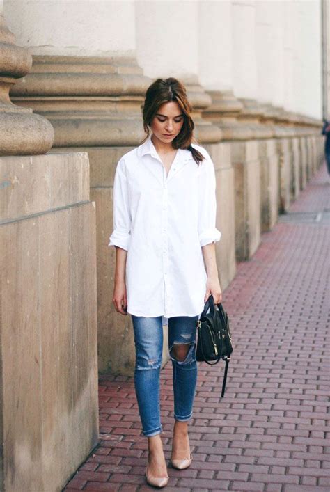 how to style oversized white shirt with jeans